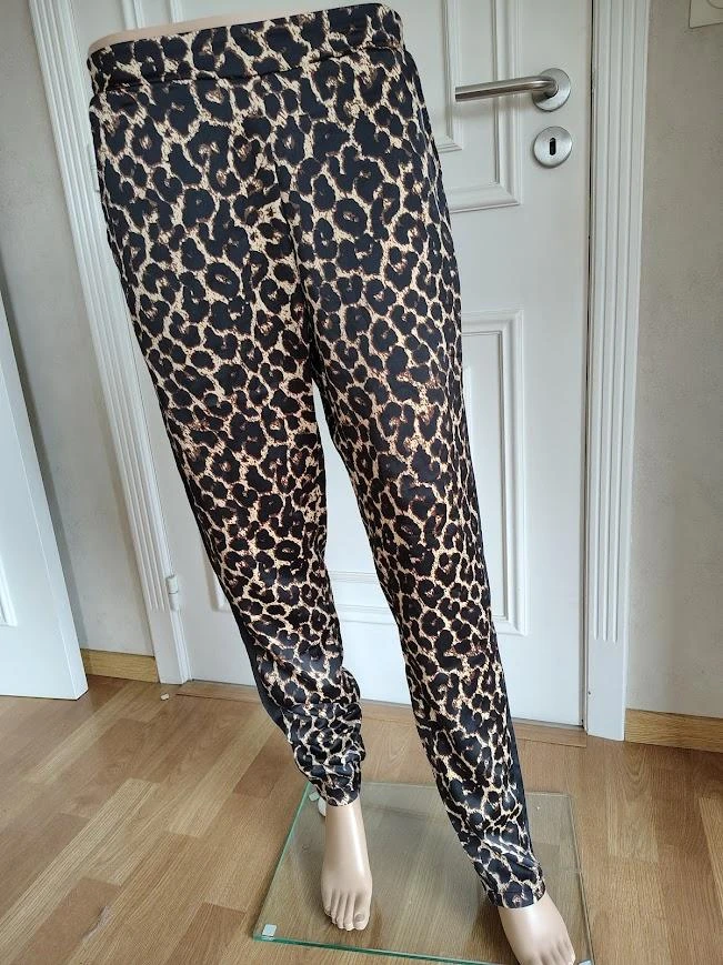 broek van elli white panterprint